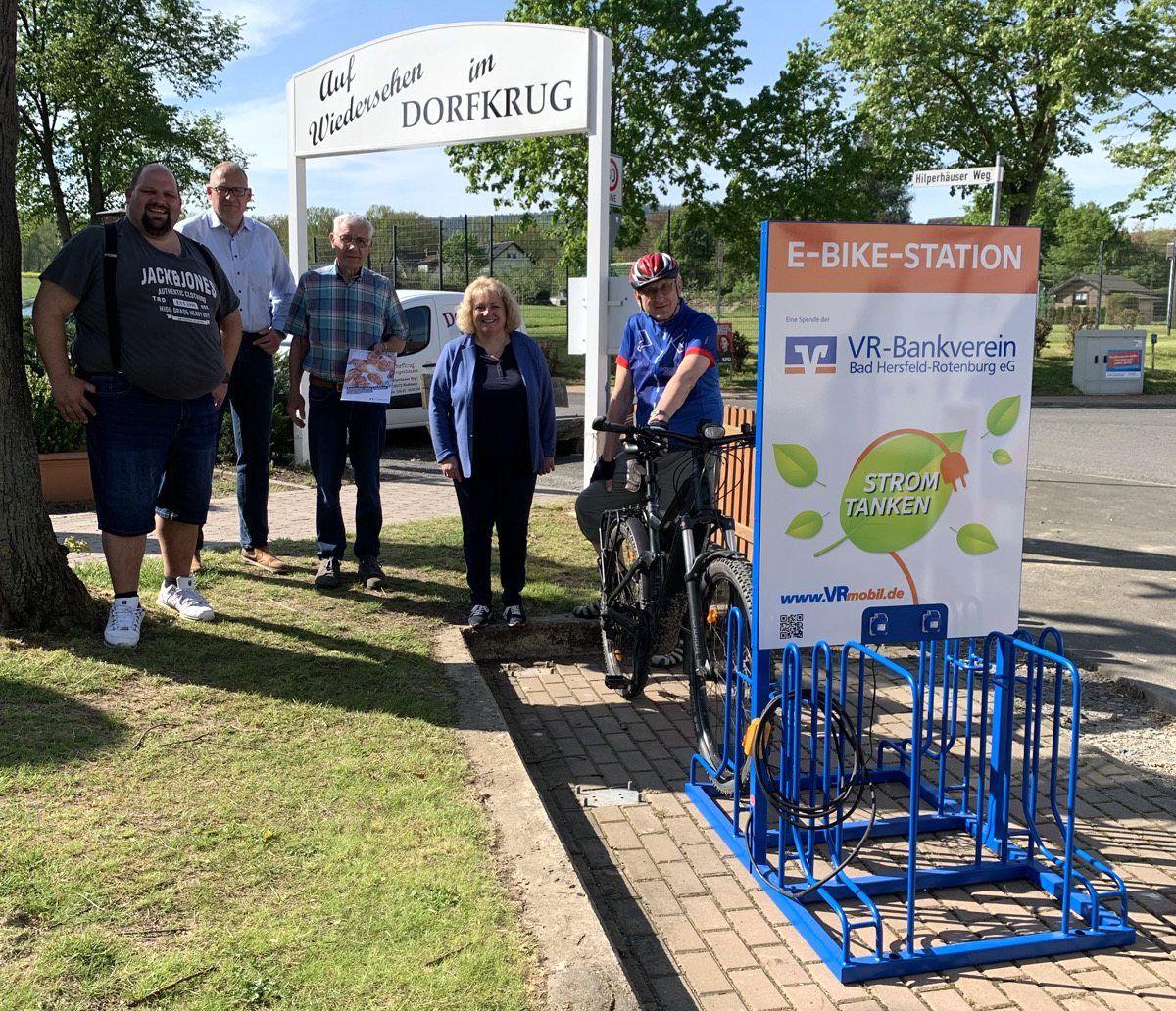 Förderung der Region: VR-Bankverein Bad Hersfeld-Rotenburg eG spendet 48 E-Bike Ladestationen an regionale Vereine