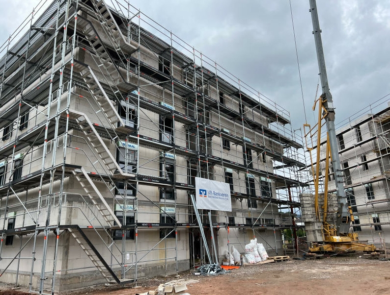Mit den zwei Mehrfamilienhäusern schafft die VR-Bankverein eG weiteren modernen, barrierearmen, energetisch hochwertigen und bezahlbaren Wohnraum für ihre Mitglieder in der Bürgerstraße in Rotenburg a. d. F.