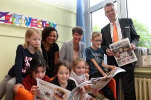 Gruppenfoto Zeitungsecke