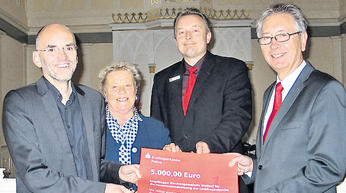 Kreissparkasse-spendet-5000-Euro_ArtikelQuerKlein