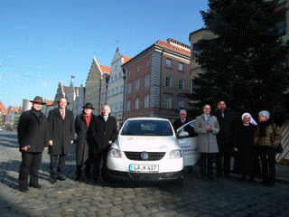 presse_21_VR-Mobil_Uebergabe_bild-_1_